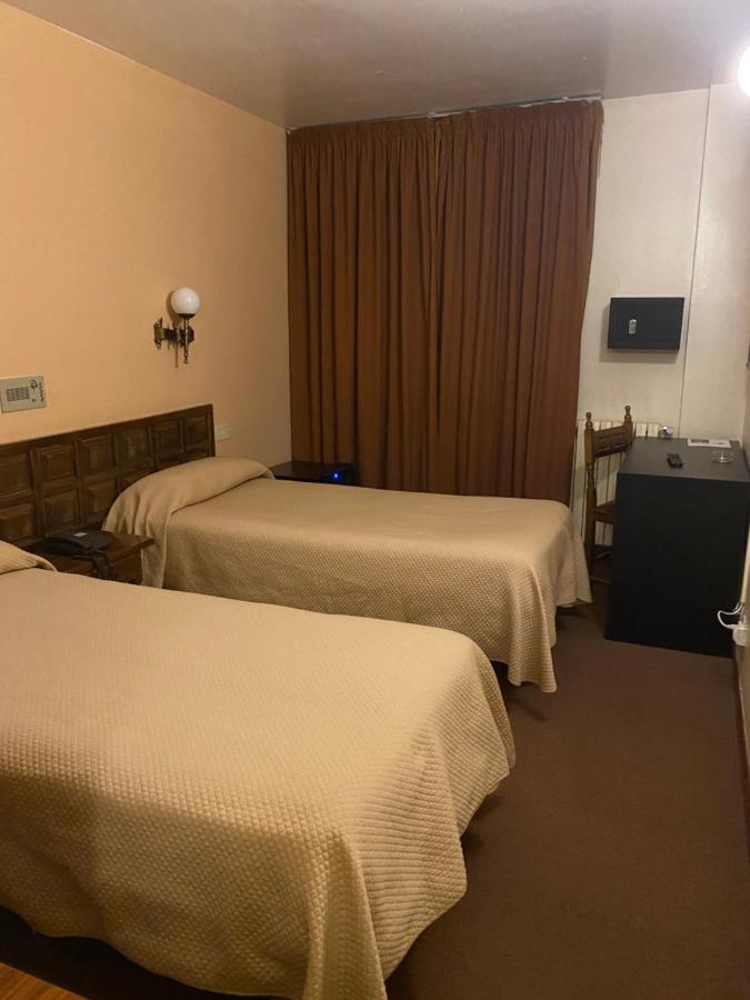 Hotel Folch サン・フリア・デ・ロリア エクステリア 写真