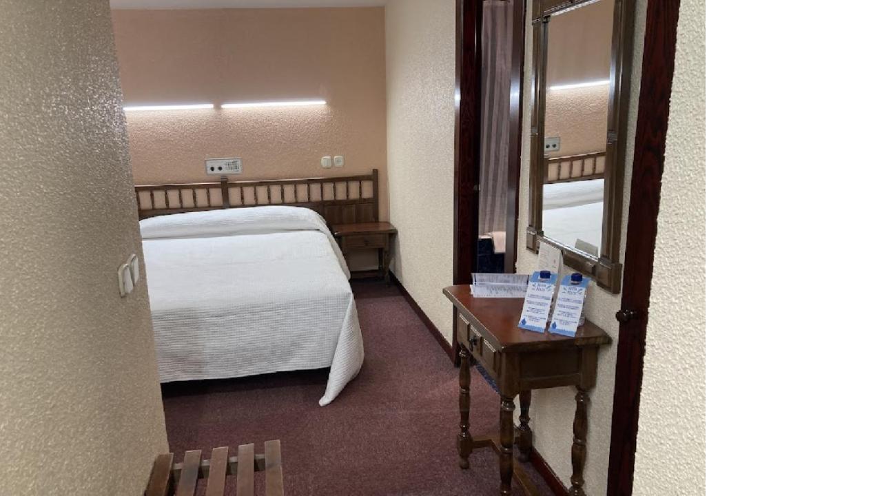 Hotel Folch サン・フリア・デ・ロリア エクステリア 写真