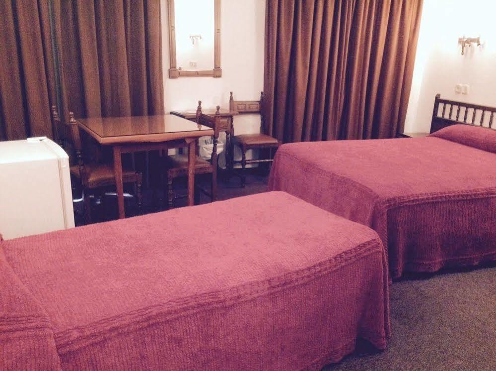 Hotel Folch サン・フリア・デ・ロリア エクステリア 写真